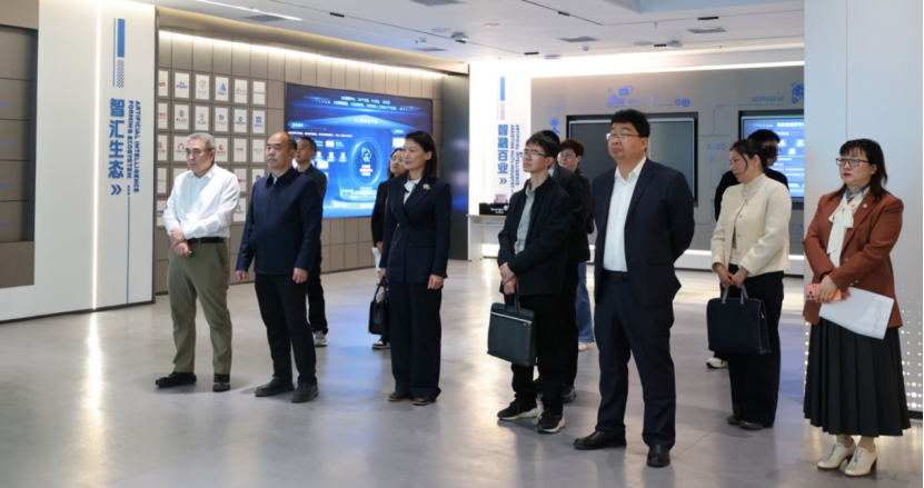 政府助企|郑州市政协副主席赵学庆一行莅临数字城市公司调研